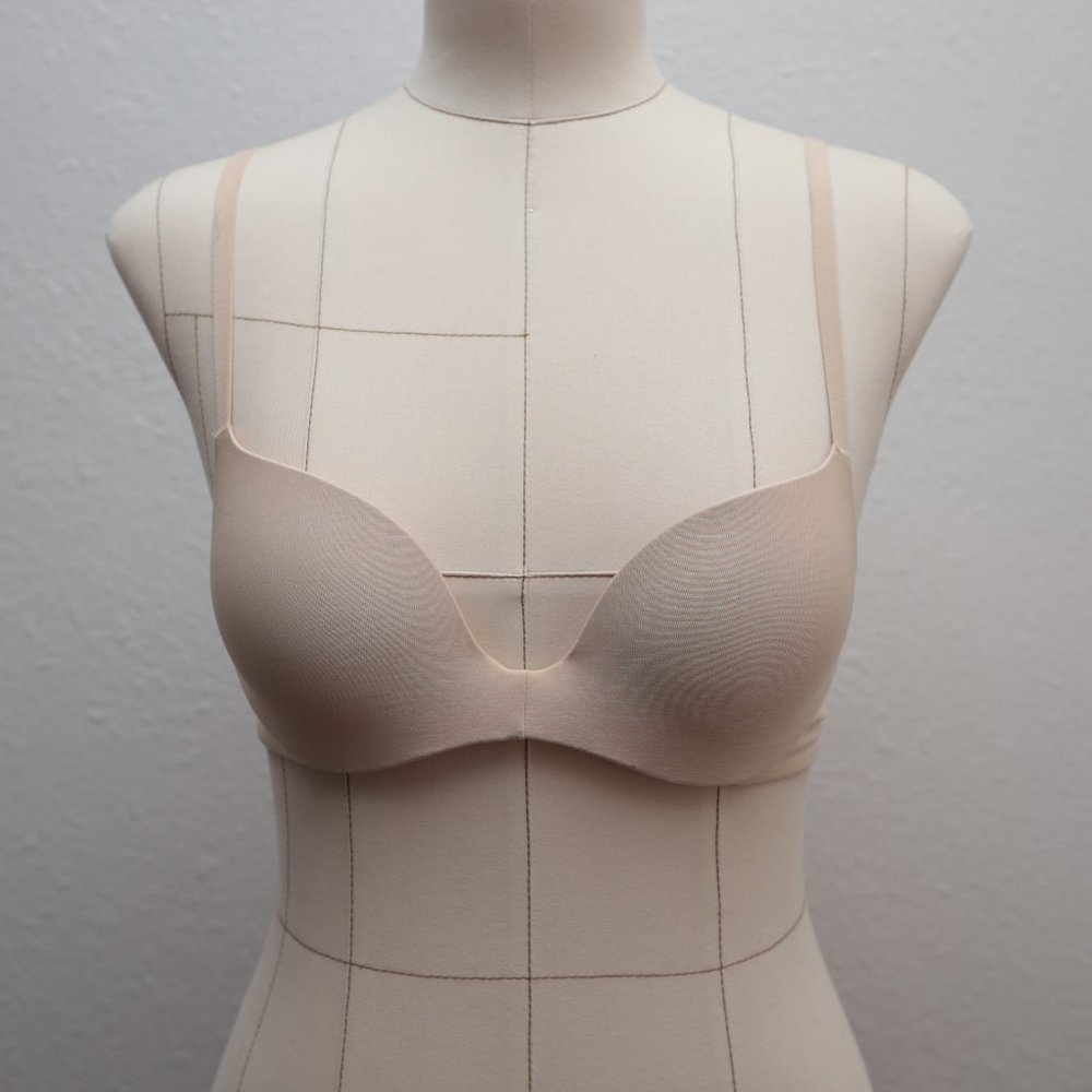 Victoria Secret Push Up Bra 32A color nude cream